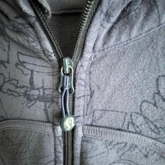 Lululemon Lightweight Zip Hoodie Scribble Graphic
Blue Size 4 Doodles Print - Picture 11 of 13